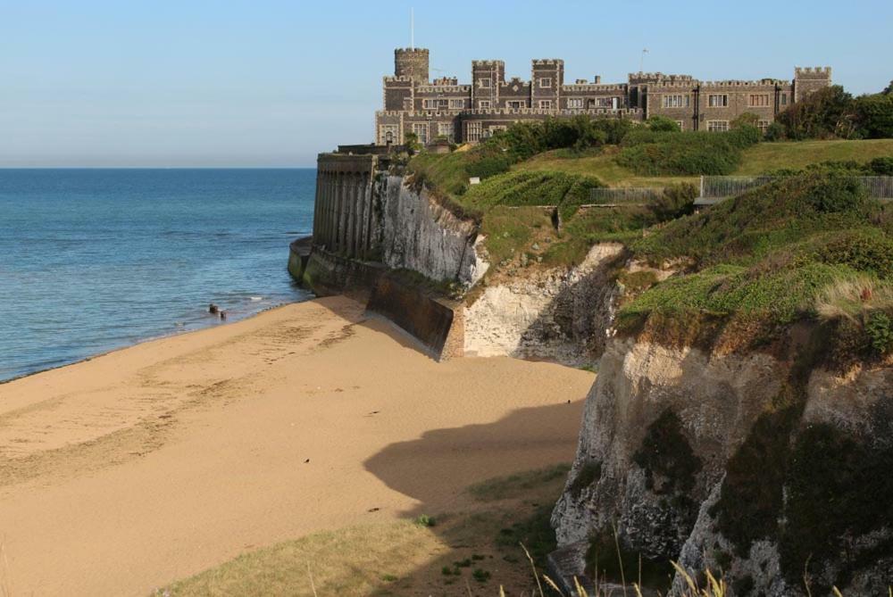 Picturesque Seaside Cottage Next To Viking Bay - Broadstairs Zewnętrze zdjęcie